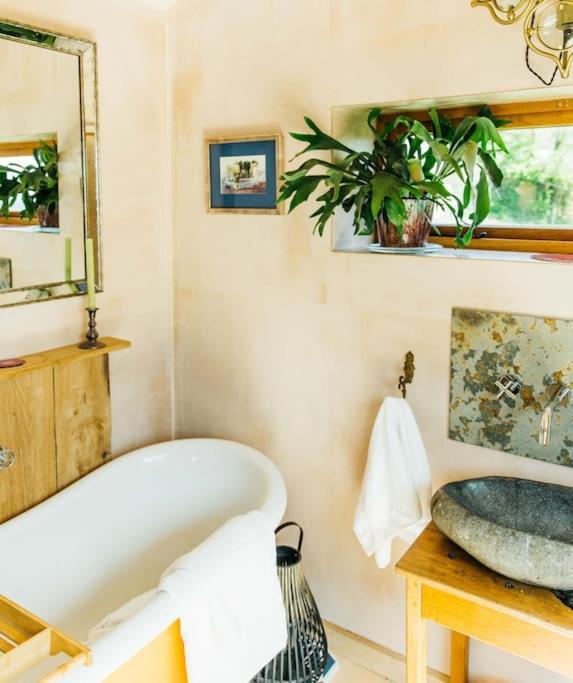 Romantic Country Annex With Views - 10 Min To Bath Cold Ashton Экстерьер фото
